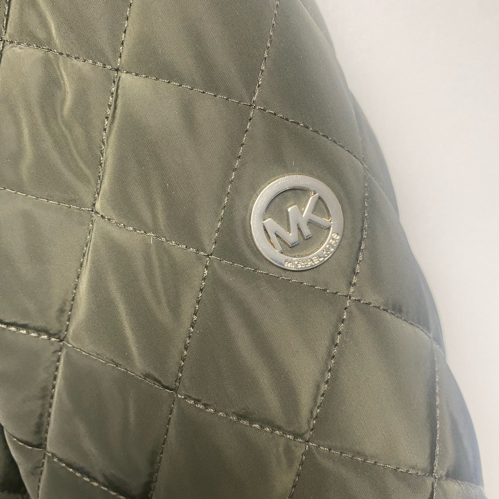 Michael Kors Black Utility Jacket with Quilted Design and Traditional Collar - Picture 4 of 6
